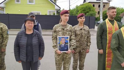 У Коломиї вшанували пам’ять полковника Тараса Сенюка У Коломиї вшанували пам’ять полковника Тараса Сенюка
