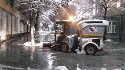 Перше випробування зими: в Житомирській міськраді розказали, як справляються з негодою