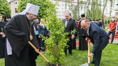 Предстоятель Православної церкви України Епіфаній зустрівся зі студентами у Тернополі Предстоятель Православної церкви України Епіфаній зустрівся зі студентами у Тернополі