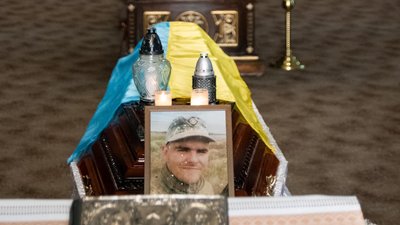 Загинув у перший день повномасштабної війни: на Львівщині попрощались із захисником України Загинув у перший день повномасштабної війни: на Львівщині попрощались із захисником України