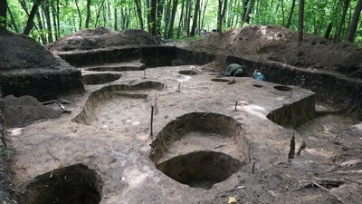 У Конотопському районі студенти-археологи розкопують давнє городище Воргол У Конотопському районі студенти-археологи розкопують давнє городище Воргол