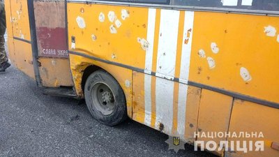 На Рівненщині авто влетіло в автобус з військовими На Рівненщині авто влетіло в автобус з військовими