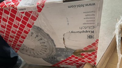 Через "Ягодин" чоловік хотів провезти автозапчастини майже на чверть мільйона гривень