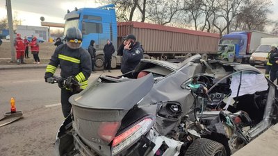 В Одесі зіткнулися три автівки: загинула жінка В Одесі зіткнулися три автівки: загинула жінка