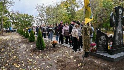 У селі Федірки на Кіровоградщині відкрили козацький хрест і посадили алею на честь двох загиблих бійців У селі Федірки на Кіровоградщині відкрили козацький хрест і посадили алею на честь двох загиблих бійців