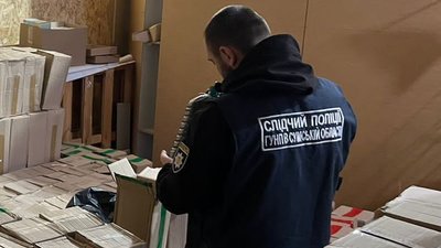 "Вилучили продукцію на 1,6 мільйона гривень". Продаж контрафактних цигарок та алкоголю зупинили на Сумщині