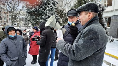 У Черкасах працівники «Водоканалу» провели акцію на підтримку керівника їхнього підприємства