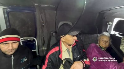 Евакуйовані жителі Костянтинівки