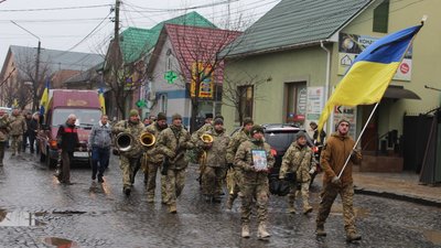На Закарпатті попрощалися із військовим Віктором Пацканом