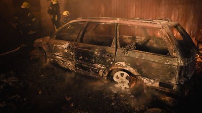 Масована атака БпЛА на Одеський район: пошкоджено ліцей і склади енергокомпанії, двоє травмованих Масована атака БпЛА на Одеський район: пошкоджено ліцей і склади енергокомпанії, двоє травмованих