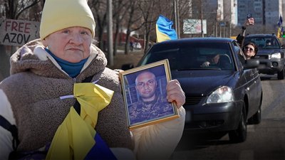 Автопробіг на підтримку полонених та безвісти зниклих військових у Чернігові