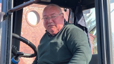 Перед Великоднем та Повідною неділею лучани прибирають на кладовищах Перед Великоднем та Повідною неділею лучани прибирають на кладовищах