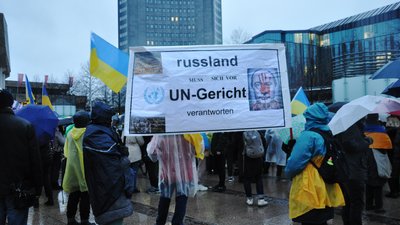 "365 днів загального болю": українці вийшли на демонстрацію у Лейпцигу "365 днів загального болю": українці вийшли на демонстрацію у Лейпцигу