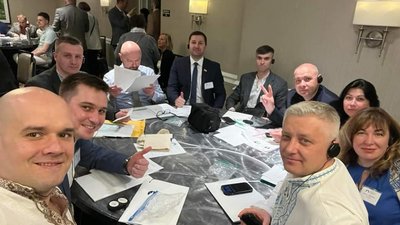 "Переймав управлінський досвід, розповідав про війну в Україну". Голова громади з Кіровоградщини про візит до США "Переймав управлінський досвід, розповідав про війну в Україну". Голова громади з Кіровоградщини про візит до США