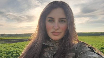 Рішення піти служити прийняла за годину. Історія військової медикині з Бахмута Аліни Мироненко