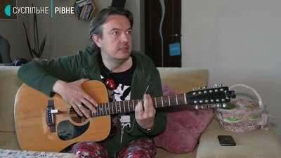 "Здоровенькі були": як карантинить та пише вірші поет Андрій Пермяков
