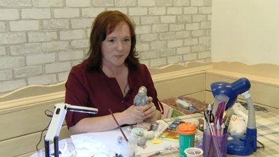Волинянка створює лялькові образи героїв казок Волинянка створює лялькові образи героїв казок