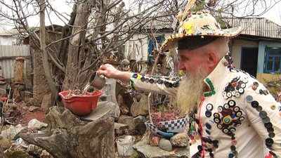 У Лисичанську пенсіонер захоплюється творчістю У Лисичанську пенсіонер захоплюється творчістю