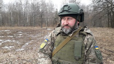 "Повістка не означає відправлення на передову". Що чекає на мешканців Сумщини, яких викликали до центру комплектування "Повістка не означає відправлення на передову". Що чекає на мешканців Сумщини, яких викликали до центру комплектування