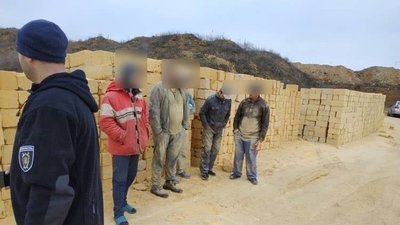 На Одещині судитимуть підприємця, якого підозрюють у незаконному видобутку черепашнику На Одещині судитимуть підприємця, якого підозрюють у незаконному видобутку черепашнику