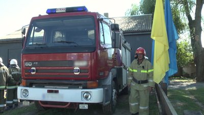 Пожежна машина з Польщі: в Чорнотичах отримали гуманітарну допомогу
