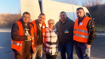 Служба у ЗСУ, будівництво барикад та волонтерство: як ромська громада на Закарпатті допомагає під час війни
