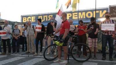 У Харкові громадянин Білорусі Євген Лобасенко виходить на мітинги підтримки протестів