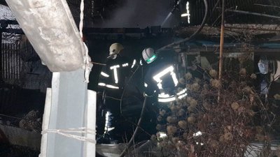 Вночі у Запоріжжі сталася пожежа у господарчій споруді