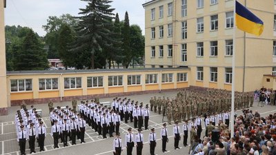 147 ліцеїстів отримали атестати 147 ліцеїстів отримали атестати