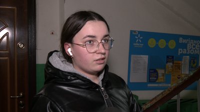 "Власники помешкань були в бомбосховищах": у Луцьку внаслідок атаки БПЛА горіли дві квартири "Власники помешкань були в бомбосховищах": у Луцьку внаслідок атаки БПЛА горіли дві квартири