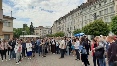 З історіями, легендами та жартами. Як у Франківську проводять безкоштовні екскурсії З історіями, легендами та жартами. Як у Франківську проводять безкоштовні екскурсії