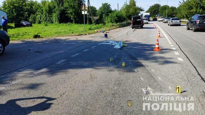 ДТП на Рівненщині: водія діставали рятувальники ДТП на Рівненщині: водія діставали рятувальники