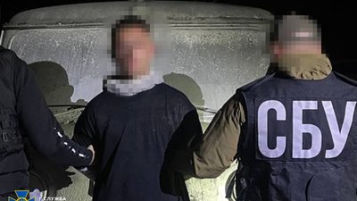 На Закарпатті судитимуть чоловіка, якого підрозрюють у підпалі авто ЗСУ й Червоного Хреста