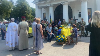У Полтаві прощаються із загиблими воїнами,які загинули на Донеччині У Полтаві прощаються із загиблими воїнами,які загинули на Донеччині