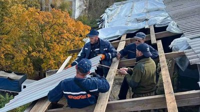 Будинок у Чорноморську після атаки