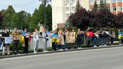 "Плач не дав свободи ще нікому": на Черкащині провели акцію на підтримку військовополонених "Плач не дав свободи ще нікому": на Черкащині провели акцію на підтримку військовополонених