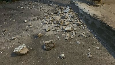 В Запоріжжі люди чергували ніч на вулиці через руйнування фасаду будинку
