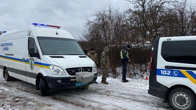 На Львівщині вибухнула граната: двоє чоловіків поранені