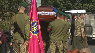 Загиблого Володимира Рибака поховали у селі Михайлівка, що на Ярмолинеччині, Вадима Рудого – на Алеї Слави хмельницького кладовища у мікрорайоні Ракове. Загиблого Володимира Рибака поховали у селі Михайлівка, що на Ярмолинеччині, Вадима Рудого – на Алеї Слави хмельницького кладовища у мікрорайоні Ракове.