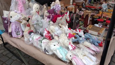 Благодійний ярмарок від "Золотих сердець Закарпаття" відкрили в Ужгороді