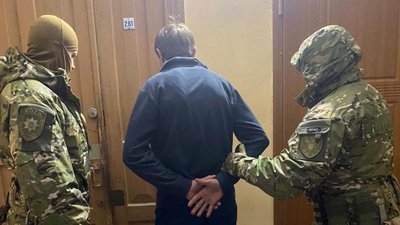 "Щоб вплинути на свідка". Двом чоловікам повідомили про підозру за підпал авто на Сумщині