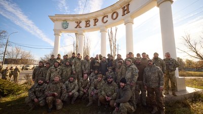 Зеленський відвідав деокупований Херсон Зеленський відвідав деокупований Херсон