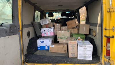 "Ми намагаємось допомогти кожному": на Одещині дружини українських військових займаються волонтерством "Ми намагаємось допомогти кожному": на Одещині дружини українських військових займаються волонтерством
