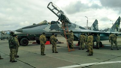 На аеродромі «Луцьк» у військових навчально-тренувальні польоти На аеродромі «Луцьк» у військових навчально-тренувальні польоти