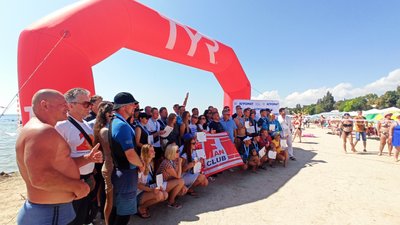 Учасники після запливу