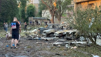Росія атакувала Київ балістичними ракетами: пошкоджені будинки, є постраждалі