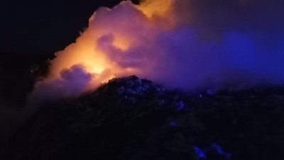 У Тлумачі на Івано-Франківщині горить сміттєзвалище У Тлумачі на Івано-Франківщині горить сміттєзвалище