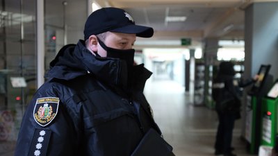 "Лише усне зауваження": на Буковині суди не штрафують за порушення "червоної" зони карантину