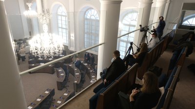 Сесія Львівської міськради: у депутатів перевіряли сертифікати вакцинації та ПЛР-тести Сесія Львівської міськради: у депутатів перевіряли сертифікати вакцинації та ПЛР-тести
