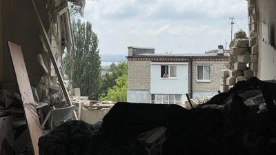 Снаряд РФ влетів у квартиру